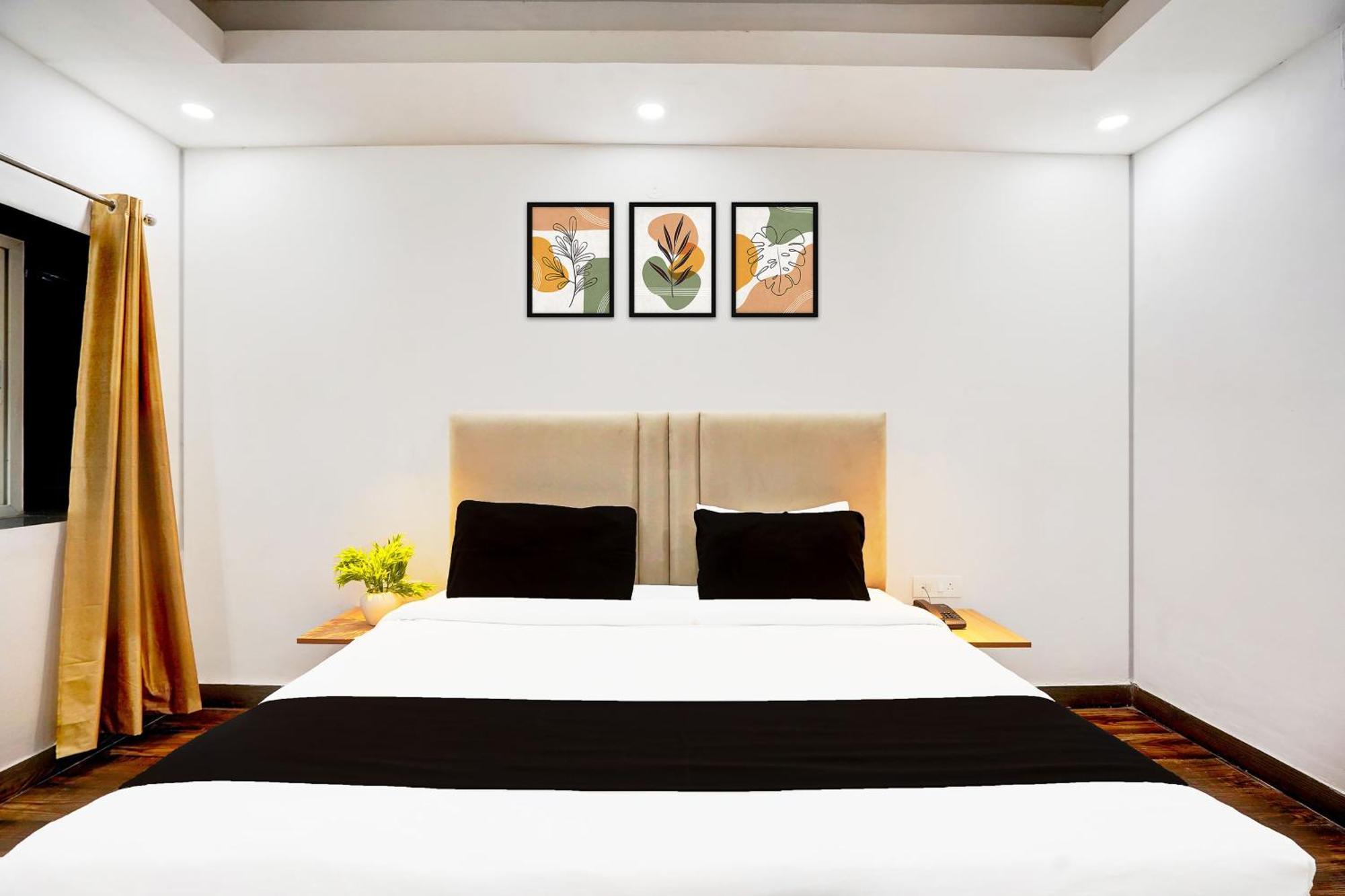 Super Townhouse Sector 104 Noida Hotel Buitenkant foto